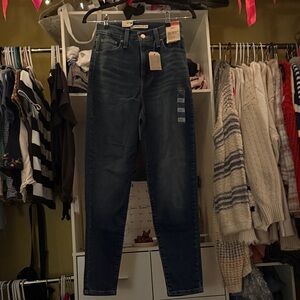 Levi's High Rise Mom Jeans